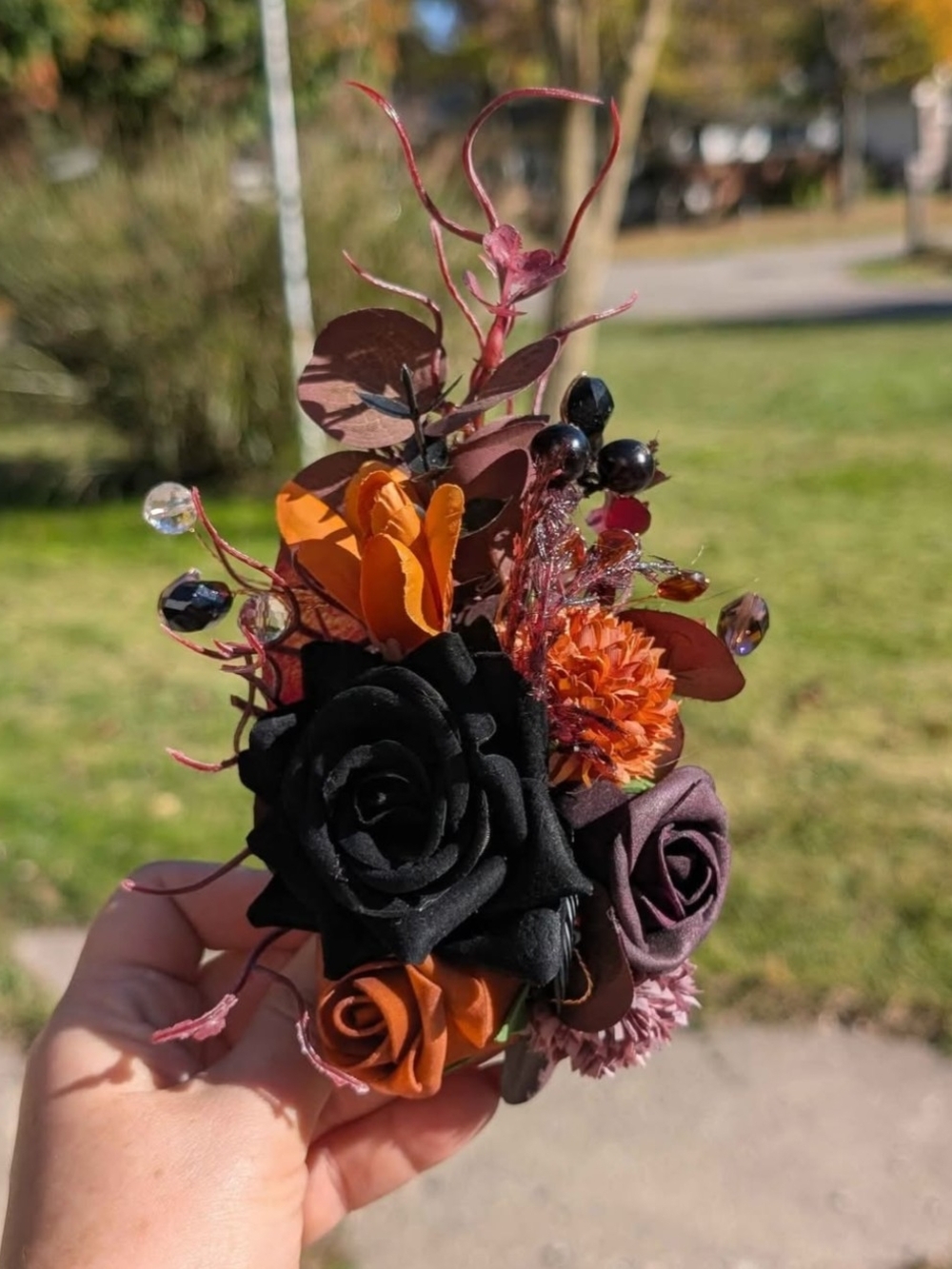 2 Pc Lings Moments Corsage Shoulder Clip - Black & Orange